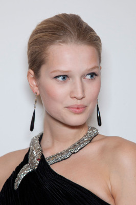 Toni Garrn pic #494645