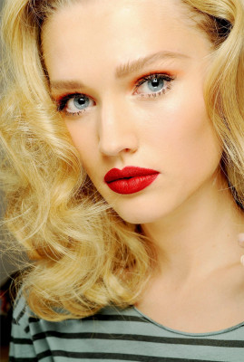 Toni Garrn pic #415711