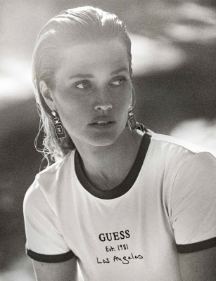 Toni Garrn - Elle Spain May 2023