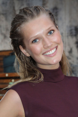 Toni Garrn pic #657562