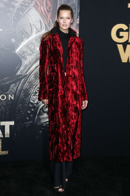 Toni Garrn – ‘The Great Wall’ Premiere in Los Angeles