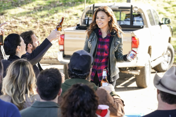 Toni Trucks - Seal Team (2019) 2x16 &#039;Dirt, Dirt, Gucci&#039;