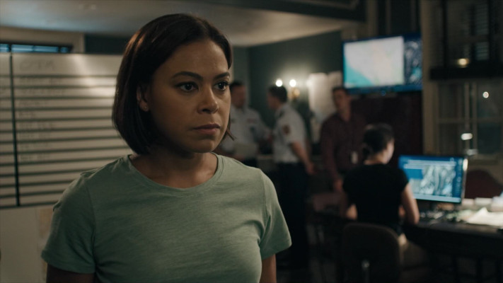Toni Trucks - Seal Team (2019) 3x01 &#039;Welcome To The Refuge&#039;