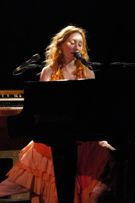 Tori Amos pic #644372