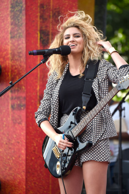 Tori Kelly pic #869599