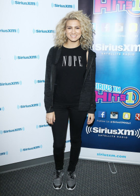 Tori Kelly pic #868936