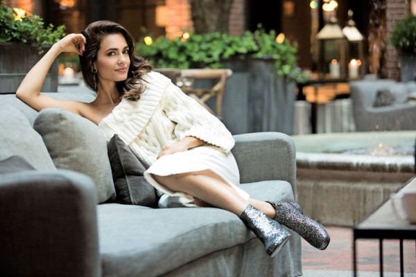 Torrey DeVitto – Photoshoot for Chicago Splash 2016