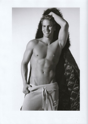 Travis Hanson pic #211911