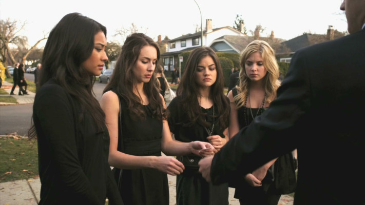 Troian Avery Bellisario pic #817865