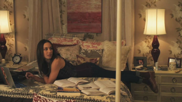 Troian Avery Bellisario pic #814290