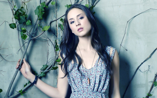Troian Avery Bellisario pic #448450