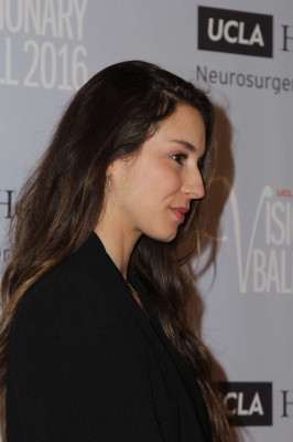 Troian Avery Bellisario pic #920100