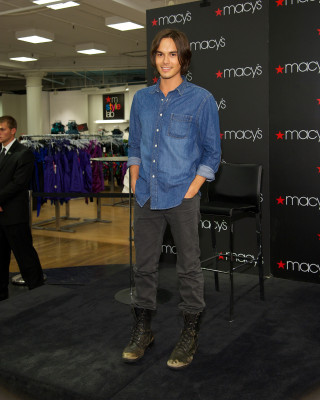 photo 22 in Tyler Blackburn gallery [id813288] 2015-06-20 00:00:00