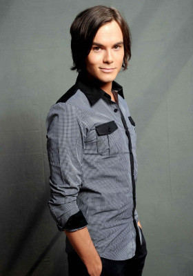 Tyler Blackburn pic #811622