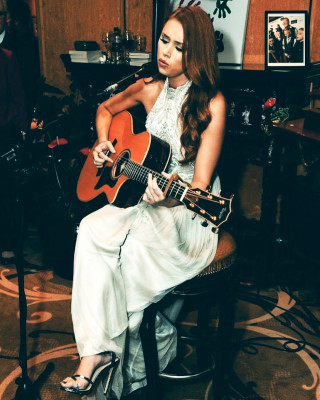 Una Healy