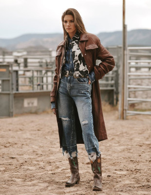 Valery Kaufman by Blair Getz Mezibov for Elle Magazine (2018)