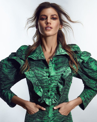 Valery Kaufman by Raul Tovar for Vogue Mexico (2021)