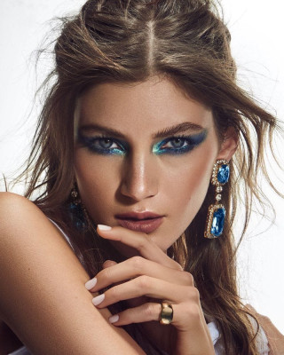 Valery Kaufman by Raul Tovar for Vogue Mexico (2021)