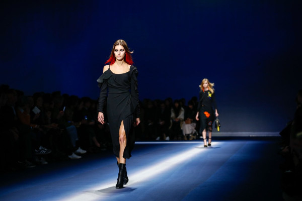 Valery Kaufman - Versace AW 2017-2018 Show at MFW 02/24/2017