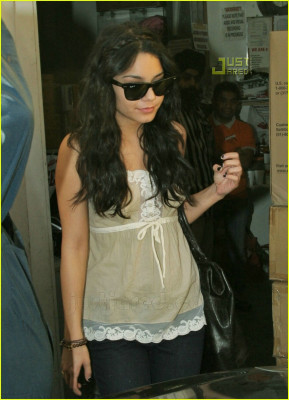 Vanessa Hudgens pic #148543