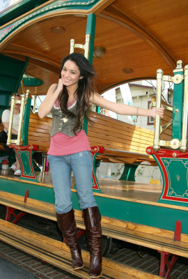 Vanessa Hudgens pic #209169