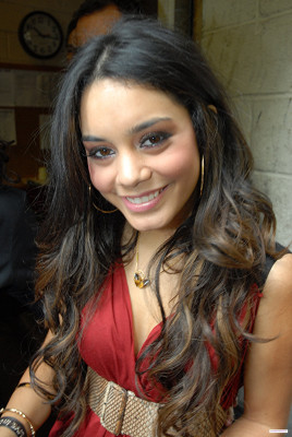 Vanessa Hudgens pic #711804