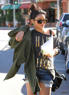 Vanessa Hudgens pic #465185