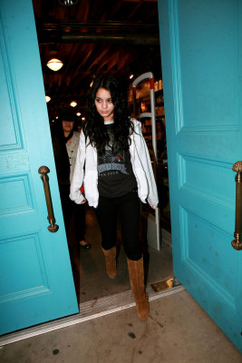 Vanessa Hudgens pic #157332