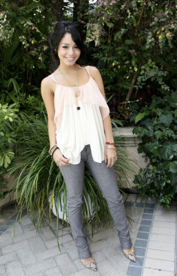 Vanessa Hudgens pic #120136