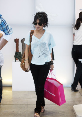 Vanessa Hudgens pic #148037