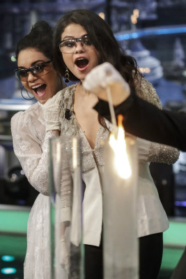 Vanessa Hudgens pic #706233