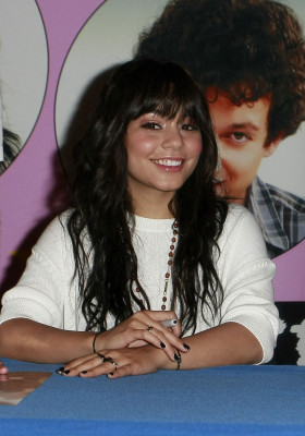 Vanessa Hudgens pic #194287