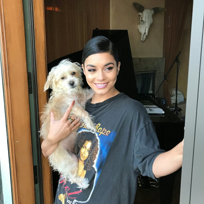 Vanessa Hudgens pic #989369