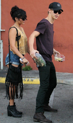 Vanessa Hudgens pic #547161