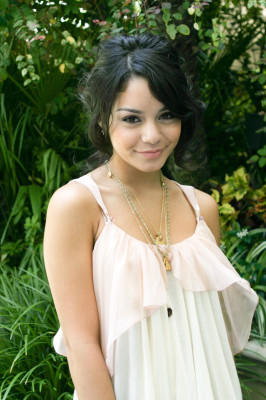 Vanessa Hudgens pic #131119