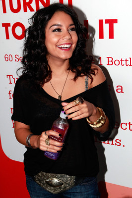 Vanessa Hudgens pic #543850