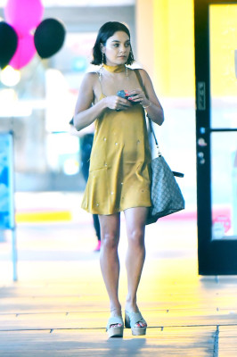 Vanessa Hudgens pic #989075
