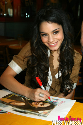 Vanessa Hudgens pic #143303