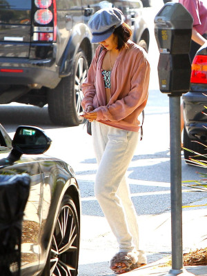 Vanessa Hudgens pic #989754