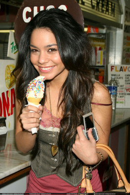Vanessa Hudgens pic #110735
