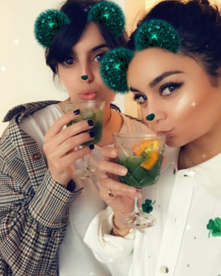 Vanessa Hudgens pic #1181115