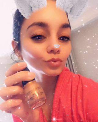 Vanessa Hudgens pic #1181104