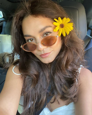 Vanessa Hudgens pic #1254445