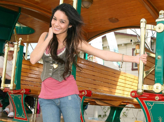 Vanessa Hudgens pic #129561