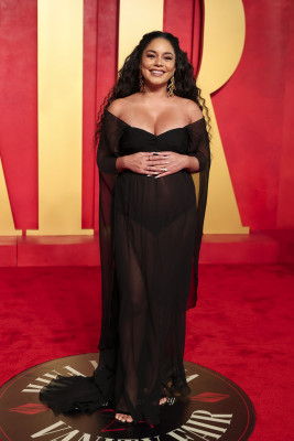 Vanessa Hudgens – Vanity Fair Oscar Party in Los Angeles