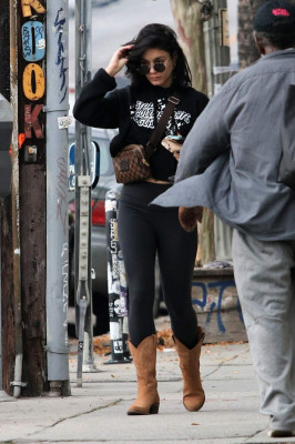 Vanessa Hudgens in Tights