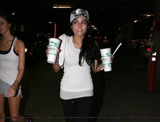 Vanessa Hudgens pic #713020