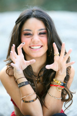 Vanessa Hudgens pic #414720