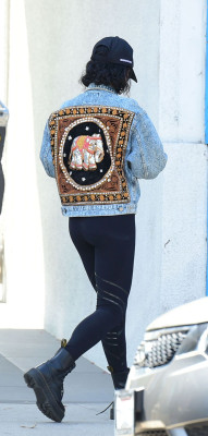 Vanessa Hudgens – Out in Los Angeles 09/12/2018