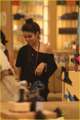 Vanessa Hudgens pic #169525